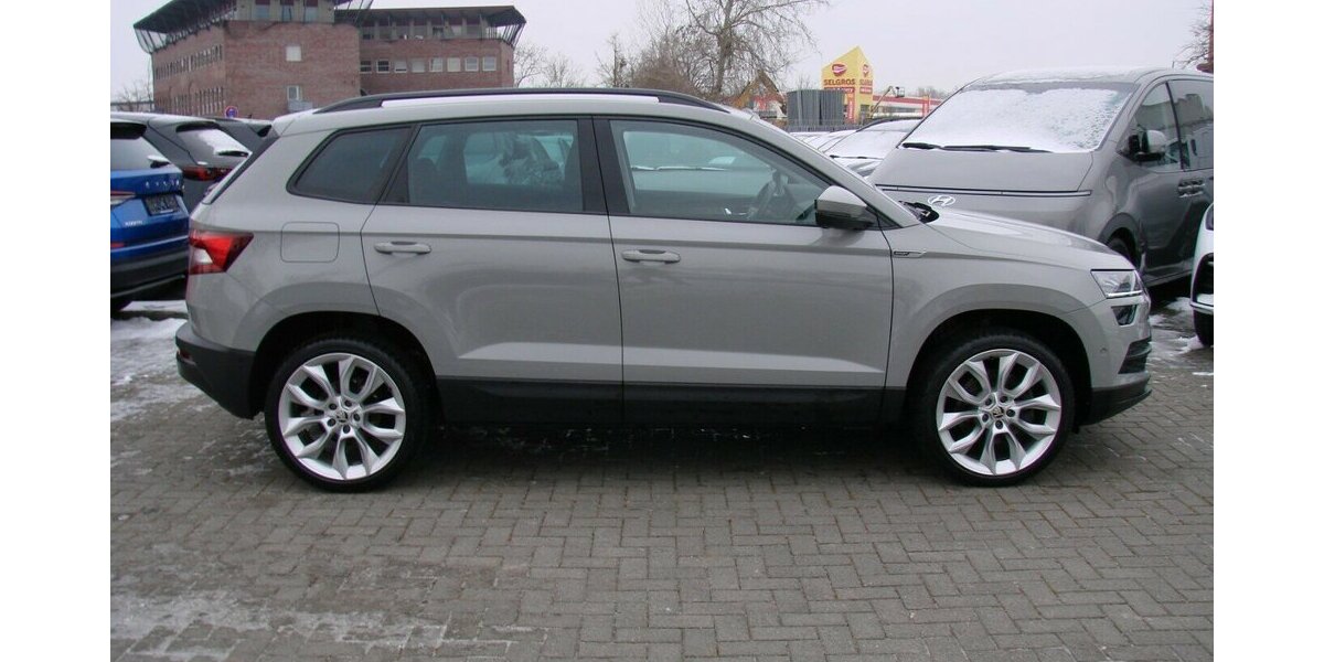Skoda Karoq 1,5TSi Style ACC LED Kamera Family Paket II 32.882 km 24.980 &euro; Falkensee 14612