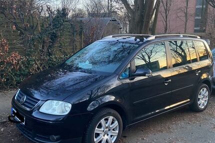 VW Touran 205.499 km 4.299 &euro; Hamburg 22547