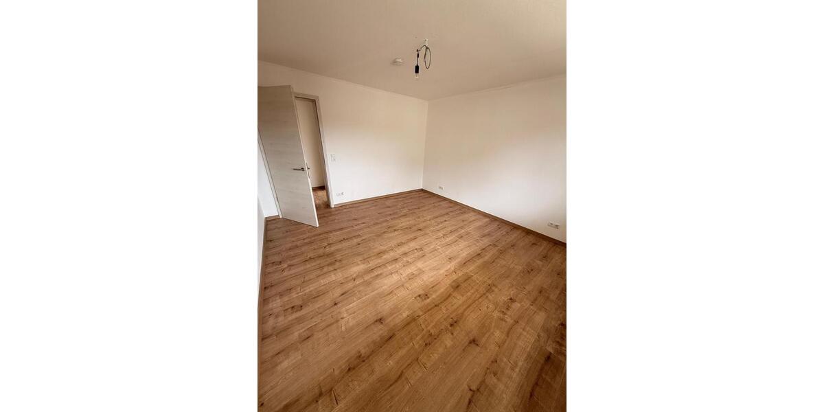 Etagenwohnung Adelsdorf - 4 Zimmer, 103 m&sup2;, 1.650&euro; | Angebot:26394262