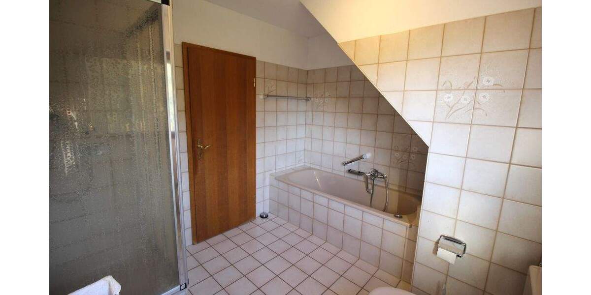 Einfamilienhaus Schmallenberg Grafschaft - 5 Zimmer, 142 m&sup2;, 225.000&euro; | Angebot:25681695