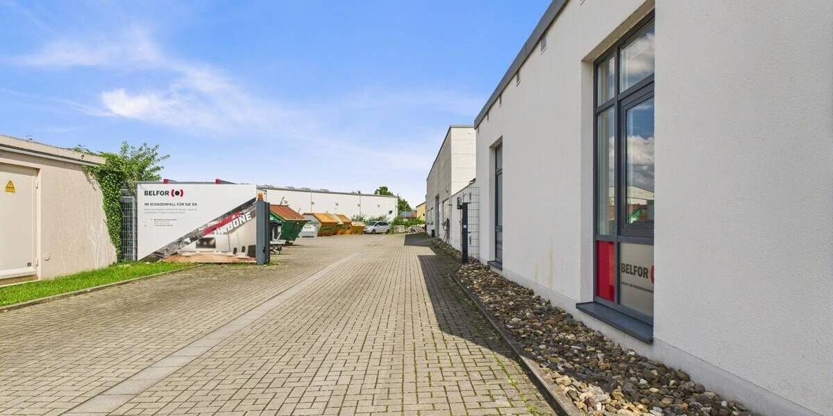Gewerbeobjekt Neutraubling - 1.641.600&euro; | Angebot:25940488