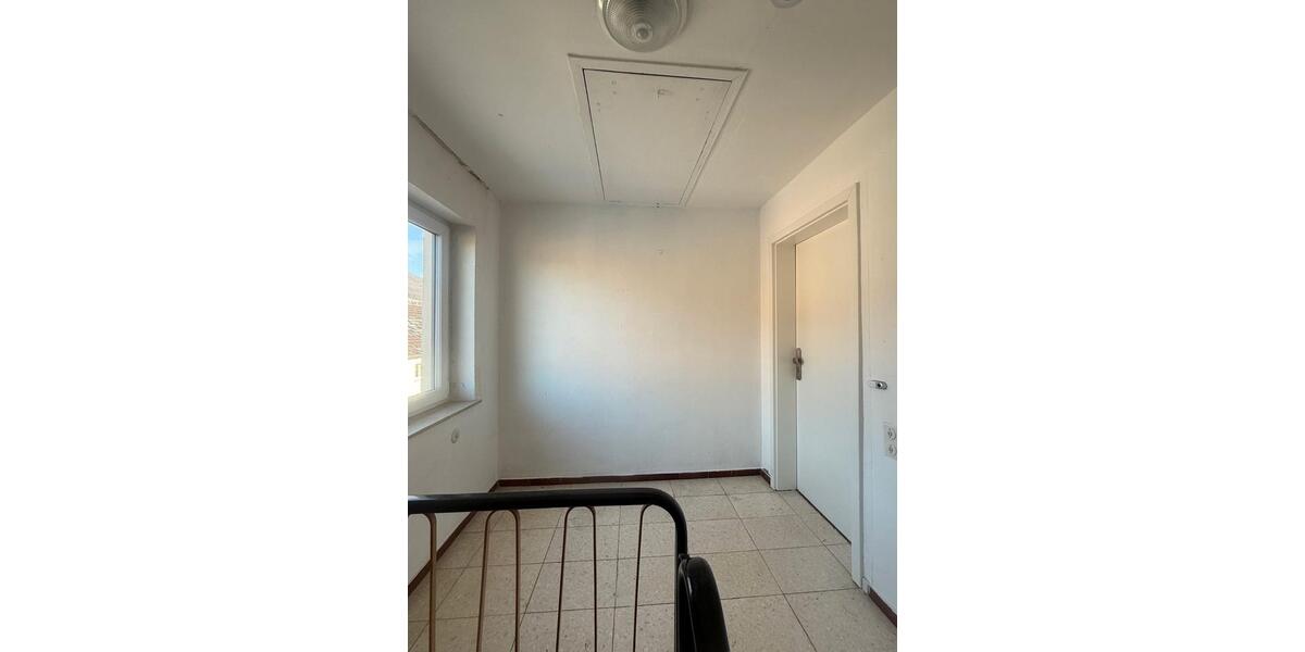 Dachgeschoßwohnung Kuchen - 3.5 Zimmer, 63 m&sup2;, 650&euro; | Angebot:26666019