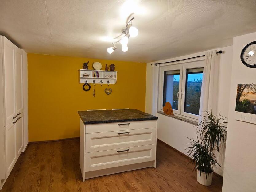 Modernisiertes Einfamilienhaus in Schönbrunn zu vermieten zimmer