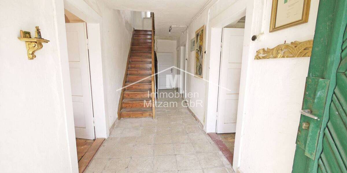 Mehrfamilienhaus, Wohnhaus Greding - 7 Zimmer, 229 m&sup2;, 300.000&euro; | Angebot:26487598
