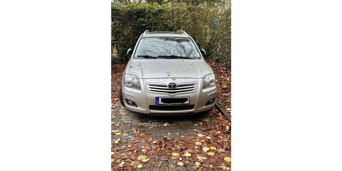 Toyota Avensis 204.000 km 5.200 &euro; Aachen 52078