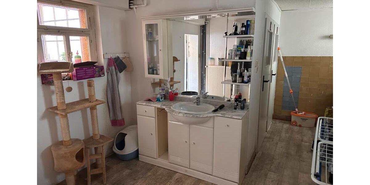 Reihenhaus Waltershausen - 10 Zimmer, 160 m&sup2;, 185.000&euro; | Angebot:23055934