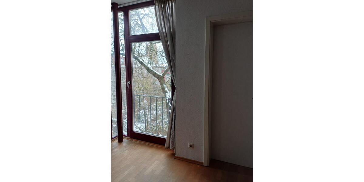 Helle 2-Zimmer-Wohnung mit Einbauküche & bodentiefen Fenstern 2 zimmer