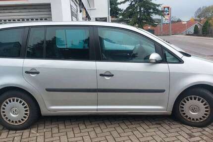 VW Touran 300.000 km 1.399 € Obersulm-Affaltrach 74182