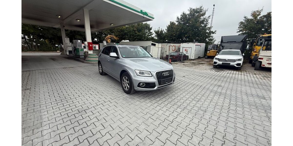 Audi Q5 219.782 km 9.999 &euro; München 81245