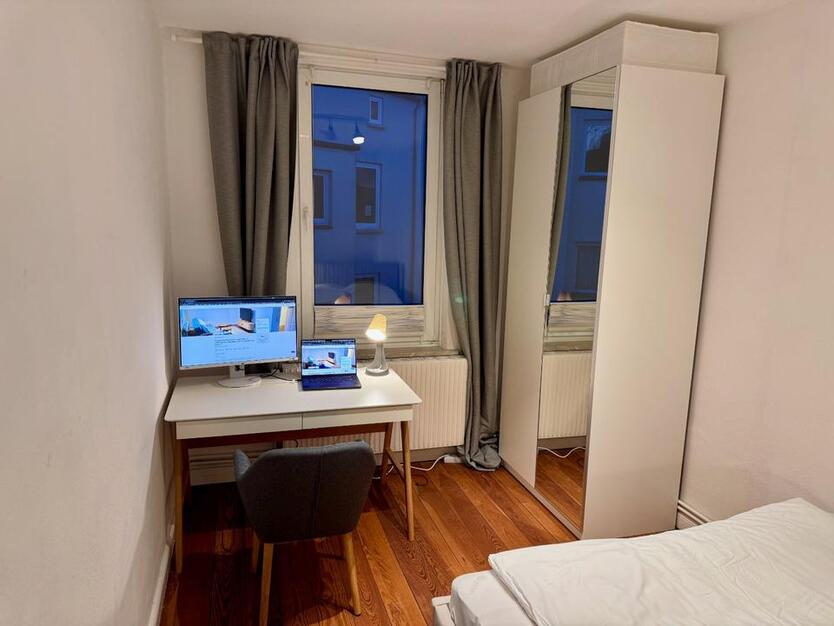 Möbierte Wohnung | zentral | Doppelbett +1 | Arbeitsplatz | WiFi