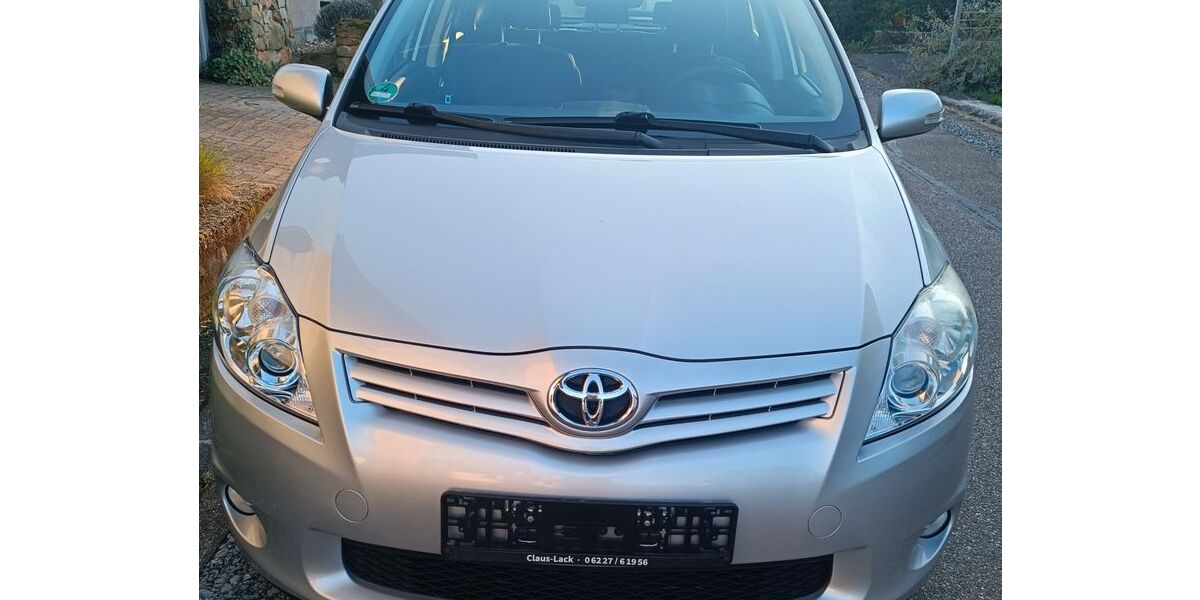 Toyota Auris 102.000 km 6.200 &euro; Rauenberg 69231