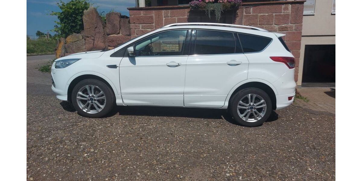 Ford Kuga 126.000 km 9.500 &euro; Bad Teinach 75385