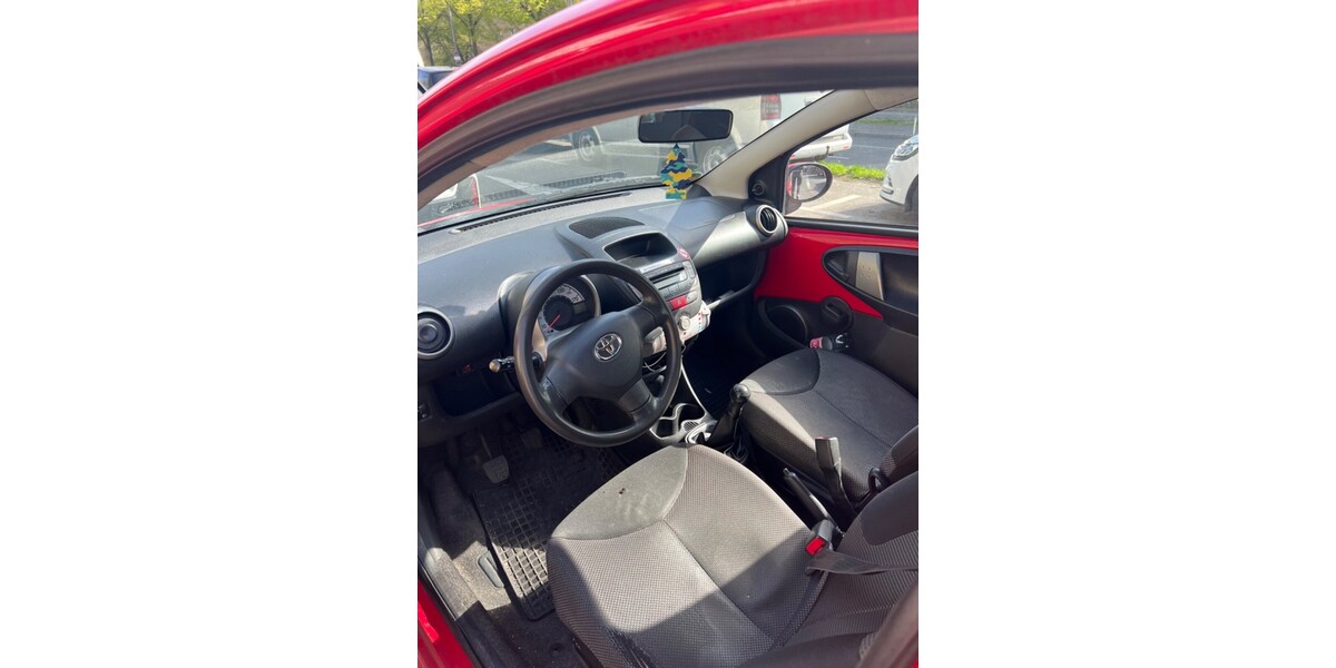 Toyota Aygo 141.146 km 3.300 &euro; Berlin 10178