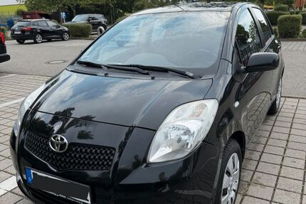 Toyota Yaris 187.000 km 2.900 &euro; München 81547