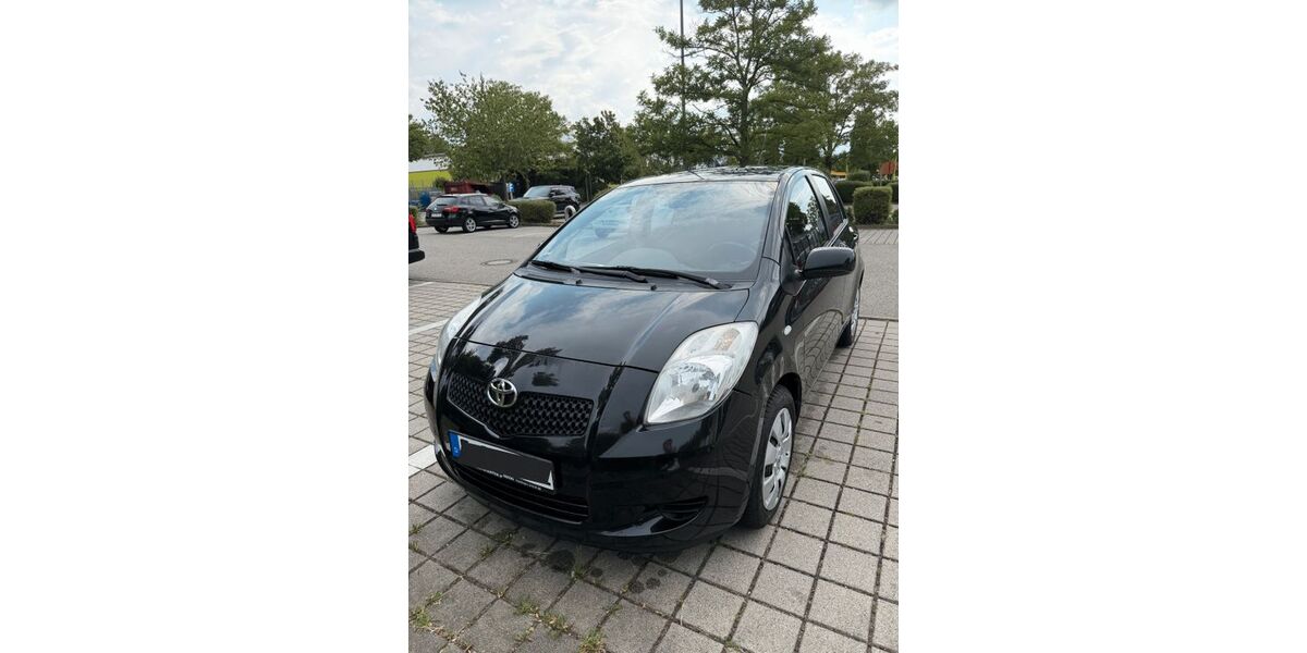 Toyota Yaris 187.000 km 2.900 &euro; München 81547