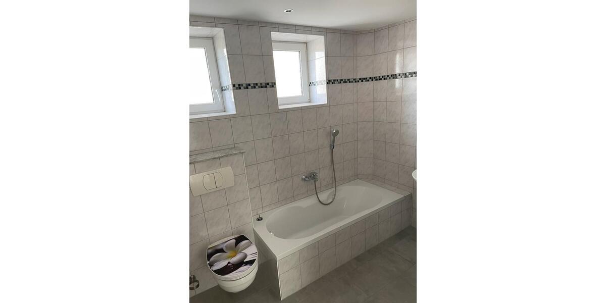 4 Zimmer Wohnung ca. 72qm Erstbezug neu renoviert 4 zimmer