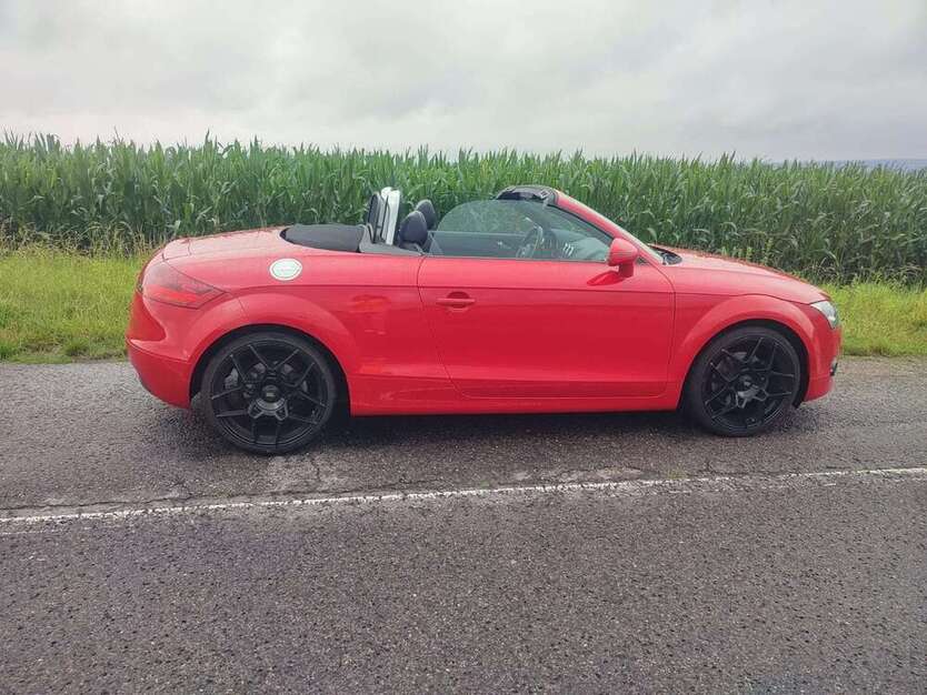 TT