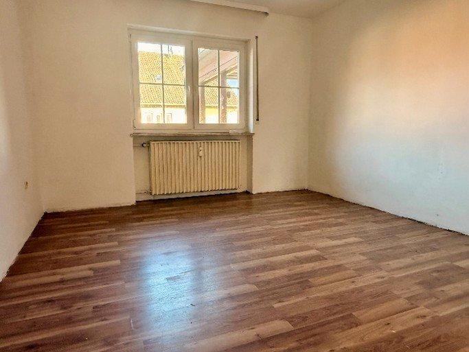 Etagenwohnung Gunzenhausen - 5 Zimmer, 134 m&sup2;, 998&euro; | Angebot:26432506