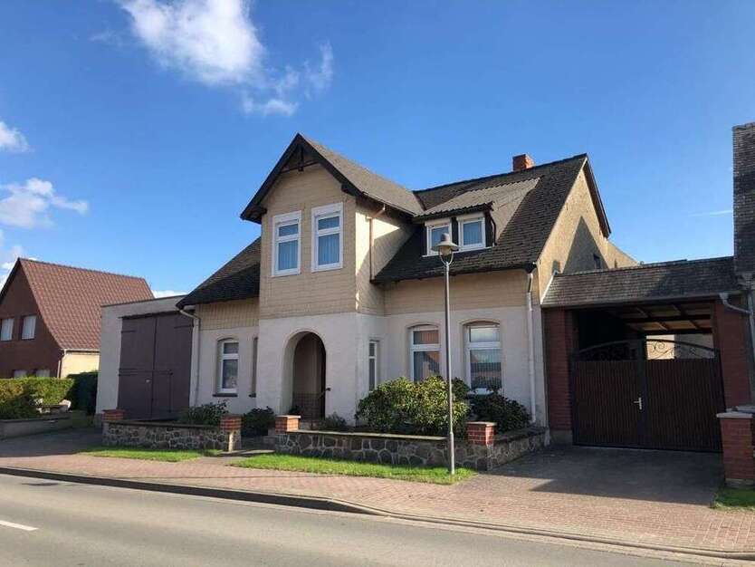 Haus zum Kaufen in Diesdorf 187.000 € 200 m²