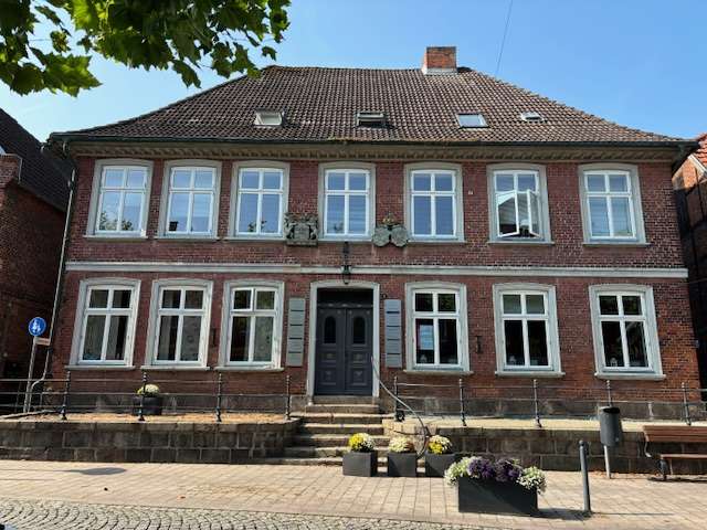 Büro in Plön 350 € 36.36 m² zimmer