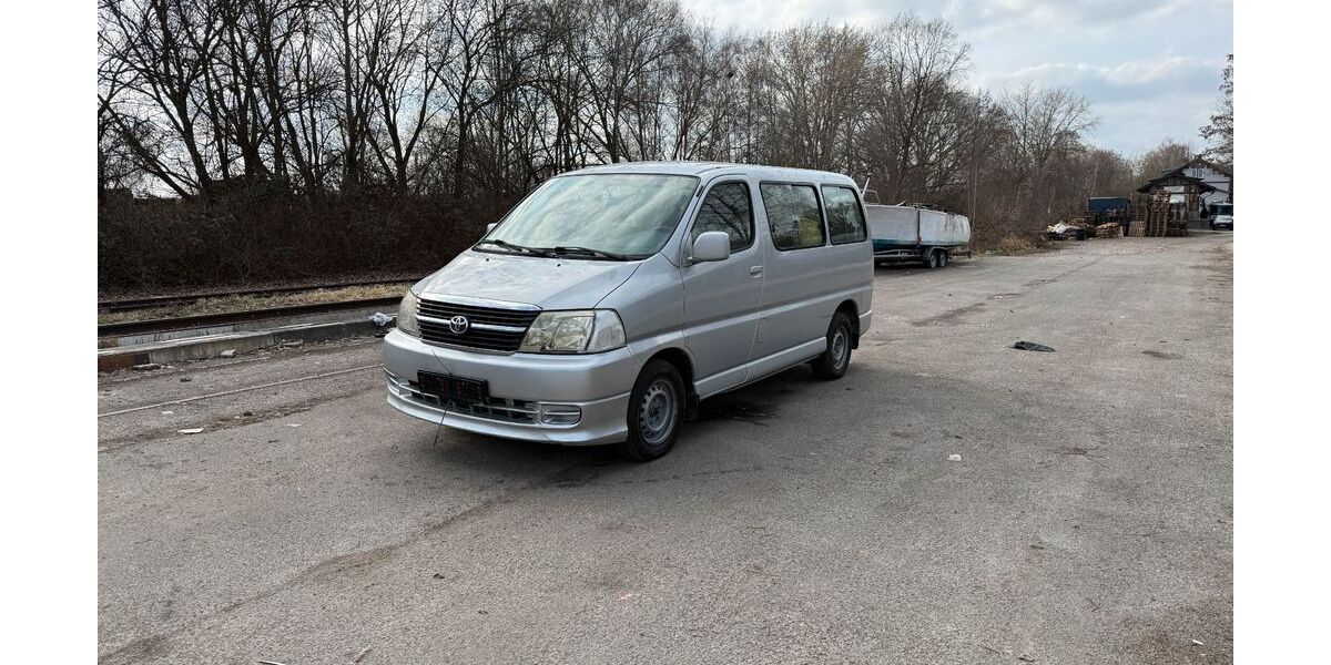 Toyota Hiace 162.343 km 5.700 &euro; HAMBURG 22113