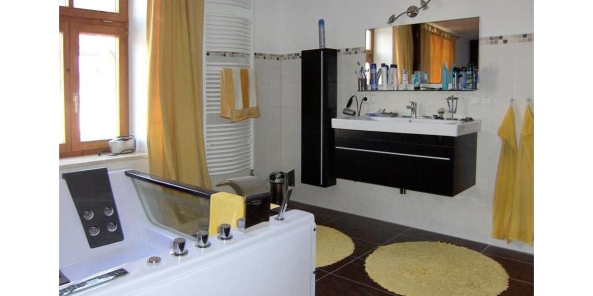 Einfamilienhaus Rottenburg an der Laaber - 1 Zimmer, 110 m&sup2;, 1.180&euro; | Angebot:24383716