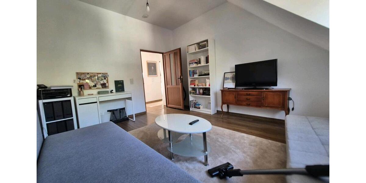 Dachgeschoßwohnung Duisburg Rheinhausen - 2.5 Zimmer, 57 m&sup2;, 670&euro; | Angebot:26665905