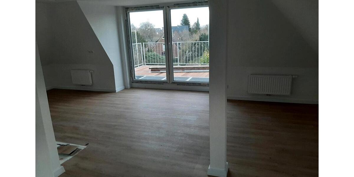 Dachgeschoßwohnung Wilhelmshaven Heppens - 2 Zimmer, 81 m&sup2;, 710&euro; | Angebot:26040405