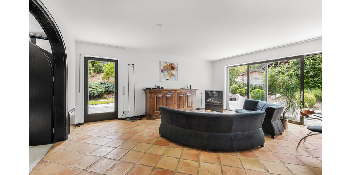 Repräsentatives Mehrgenerationenhaus auf ca. 851 m² Grundstück - Mehrfamilienhaus, Wohnhaus Otterfing | Angebot:27016904