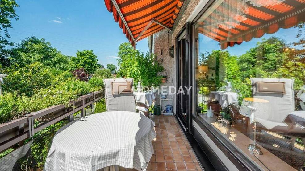 Charmante 3-Zimmer-Eigentumswohnung mit Westbalkon, Gemeinschaftsgarten und Einzelgarage