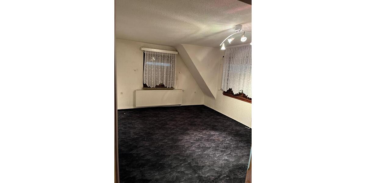 Einfamilienhaus Steinbach-Hallenberg Hallenberg - 8 Zimmer, 141 m&sup2;, 100.000&euro; | Angebot:26447608