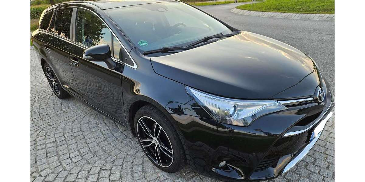 Toyota Avensis 107.000 km 16.500 &euro; Unterschleißheim, St 85716