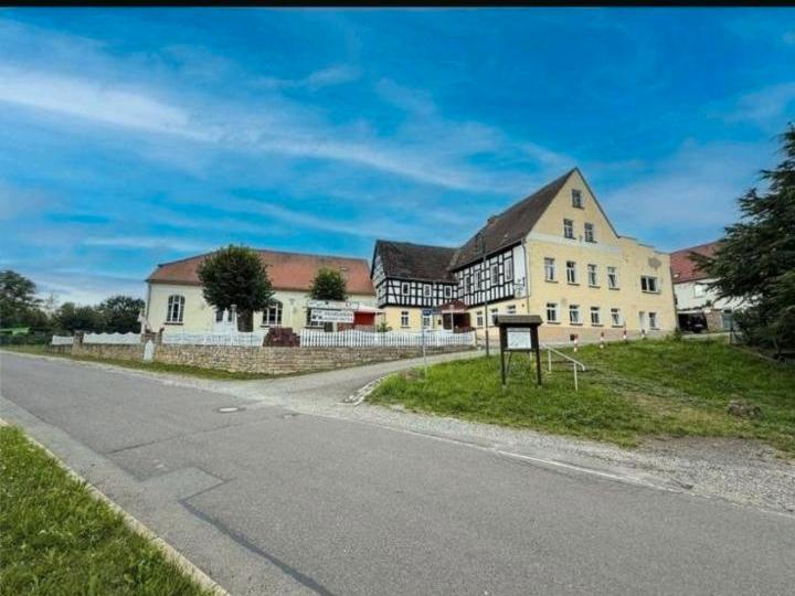 Attraktives Wohn- und Geschäftshaus mit Kegelbahn und Saal zimmer