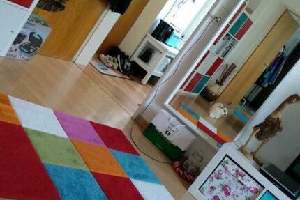 Ansprechende und helle 2-Zimmer-Dachgeschosswohnung zimmer