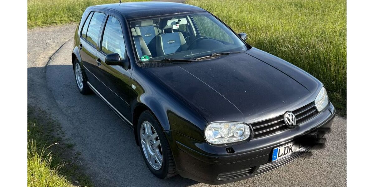 VW Golf 275.000 km 1.699 &euro; Schöffengrund 35641