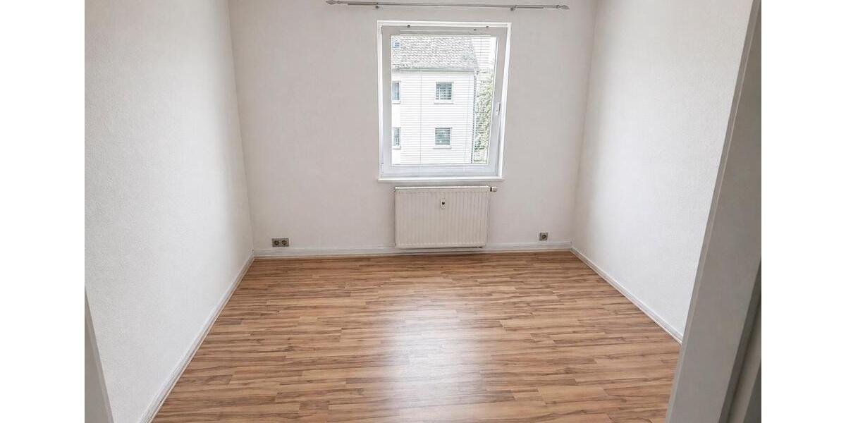 Erdgeschoßwohnung Reichenbach im Vogtland Obermylau - 3 Zimmer, 67 m&sup2;, 330&euro; | Angebot:26374939