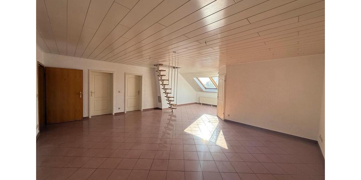 Etagenwohnung Karlsruhe Hagsfeld - 5 Zimmer, 110 m&sup2;, 1.500&euro; | Angebot:26161281