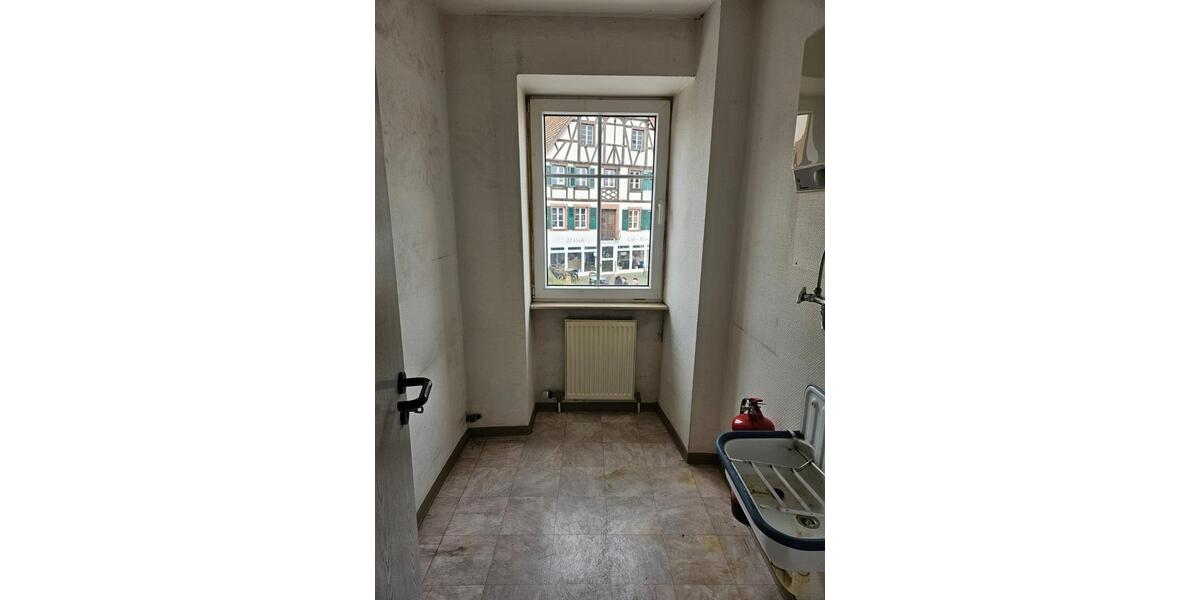 Provisionsfrei zu vermieten: Praxis Büro Gewerbeeinheit 1. Etage mit Aufzug ca. 220 m² im Zentrum Ottweiler Altstadt zimmer