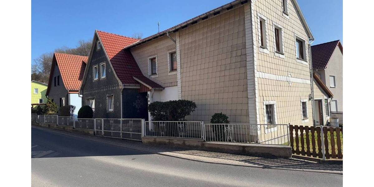 Mehrfamilienhaus, Wohnhaus Bad Salzungen Kloster - 6 Zimmer, 143 m&sup2;, 79.900&euro; | Angebot:25803058