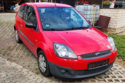 Ford Fiesta 99.584 km 750 &euro; Weibern 56745