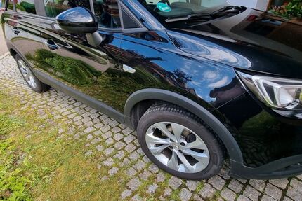 Opel Crossland (X) 115.347 km 8.000 € Furtwangen 78120