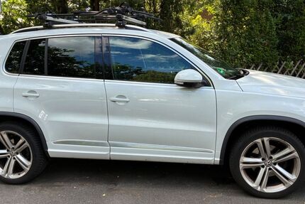 VW Tiguan 59.813 km 15.680 &euro; Hamburg 22395