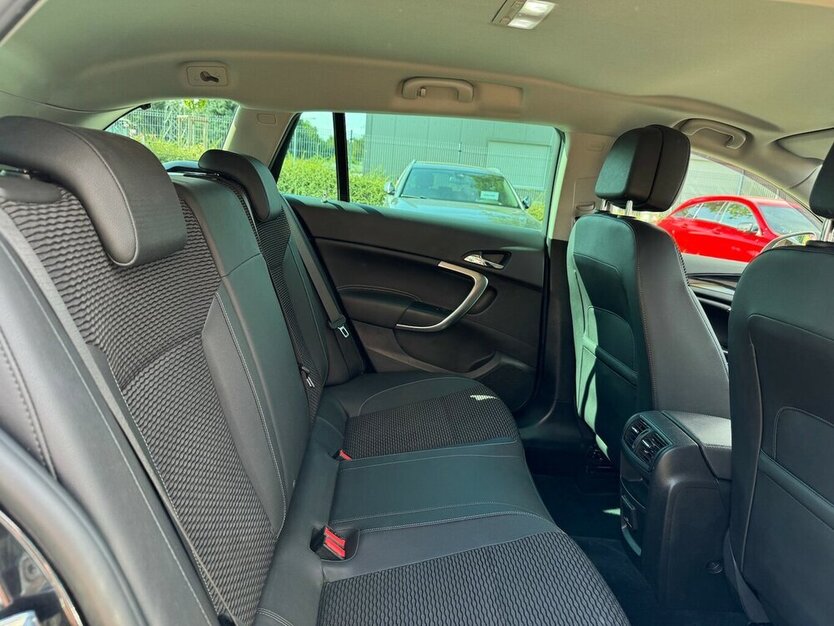 Insignia 2.0 Sportstourer /Xenon/Navi/19´´ Alu