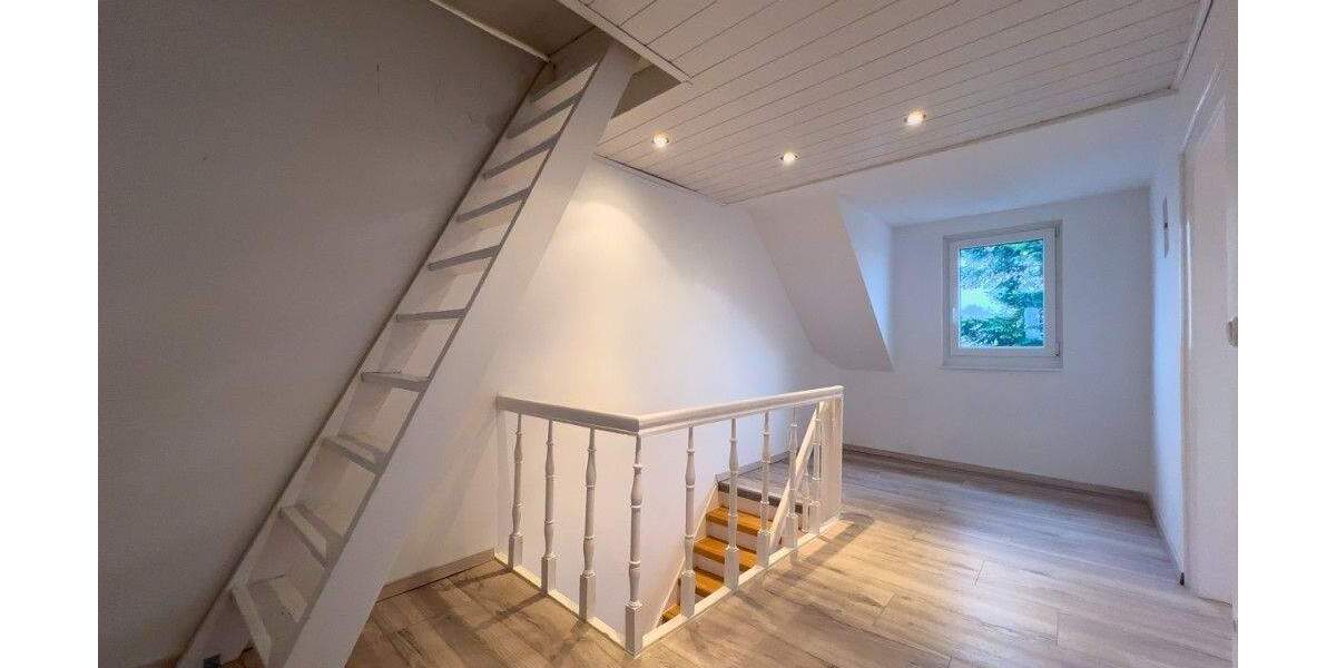 Reihenmittelhaus Solingen Höhscheid - 6 Zimmer, 145 m&sup2;, 319.000&euro; | Angebot:24846560