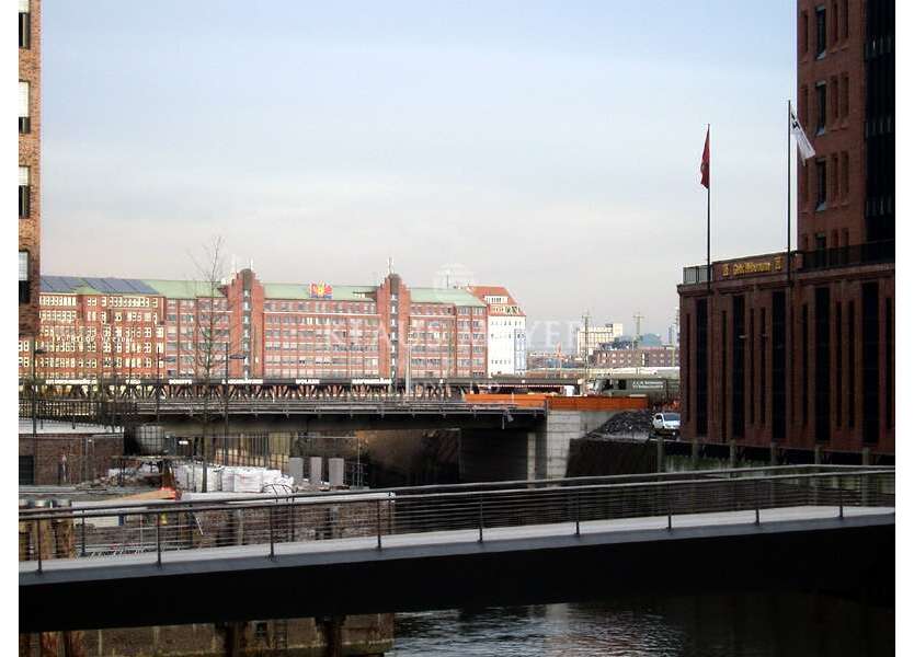 Büro in Hamburg 3.400 € 272 m²