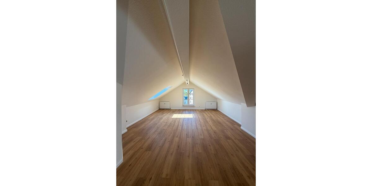 Dachgeschoßwohnung Gießen - 2 Zimmer, 65 m&sup2;, 1.180&euro; | Angebot:26339695