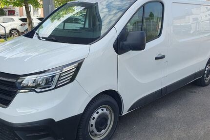 Renault Trafic 88.000 km 16.900 &euro; München 81825