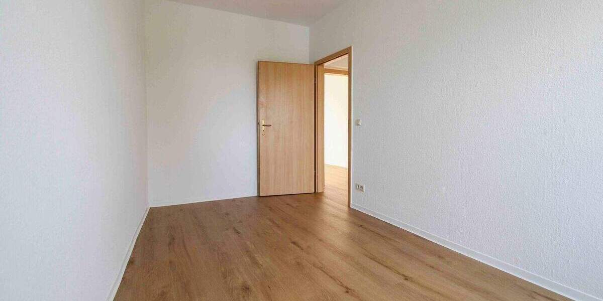 *Bezugsfrei!* Renovierte 3-Zimmer Wohnung mit Stellplatz 3 zimmer