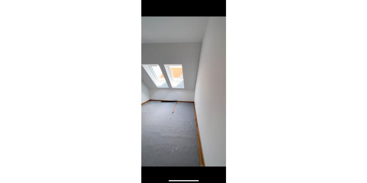 Dachgeschoßwohnung Dresden Schönfeld-Weißig - 5 Zimmer, 128 m&sup2;, 1.900&euro; | Angebot:25042196