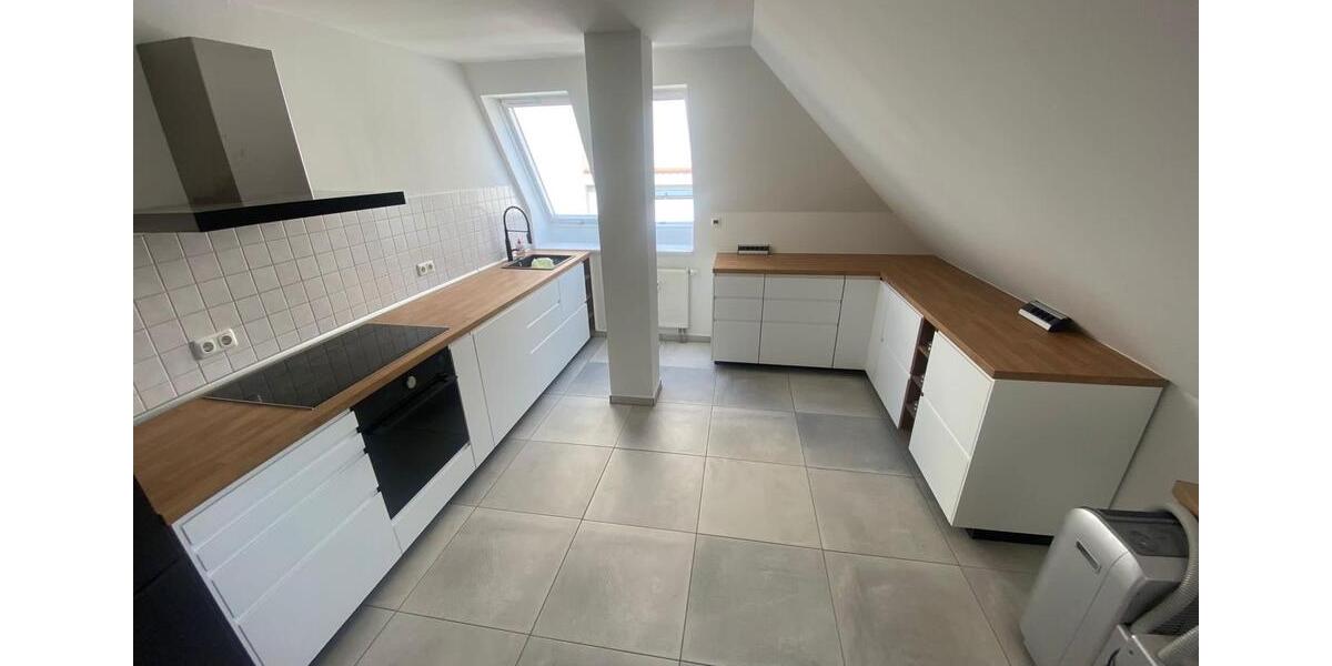 Dachgeschoßwohnung Dresden Neustadt - 5 Zimmer, 180 m&sup2;, 900.000&euro; | Angebot:25611802